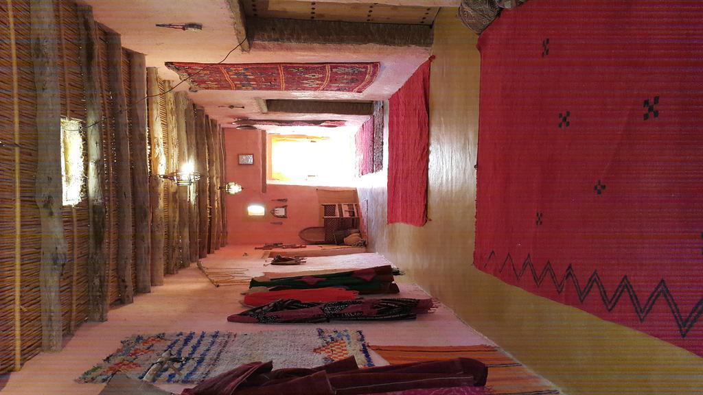 Auberge Chez Julia เมอร์ซูกา ภายนอก รูปภาพ