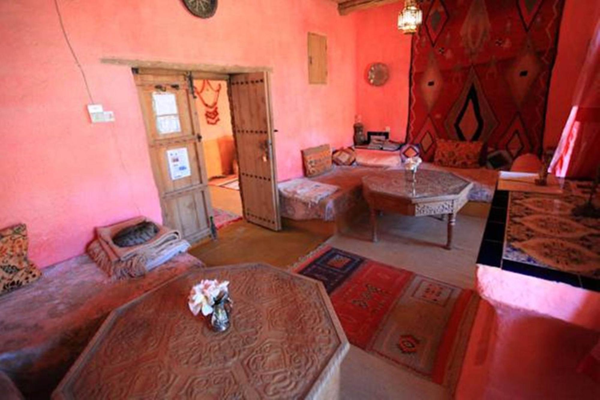 Auberge Chez Julia เมอร์ซูกา ภายนอก รูปภาพ