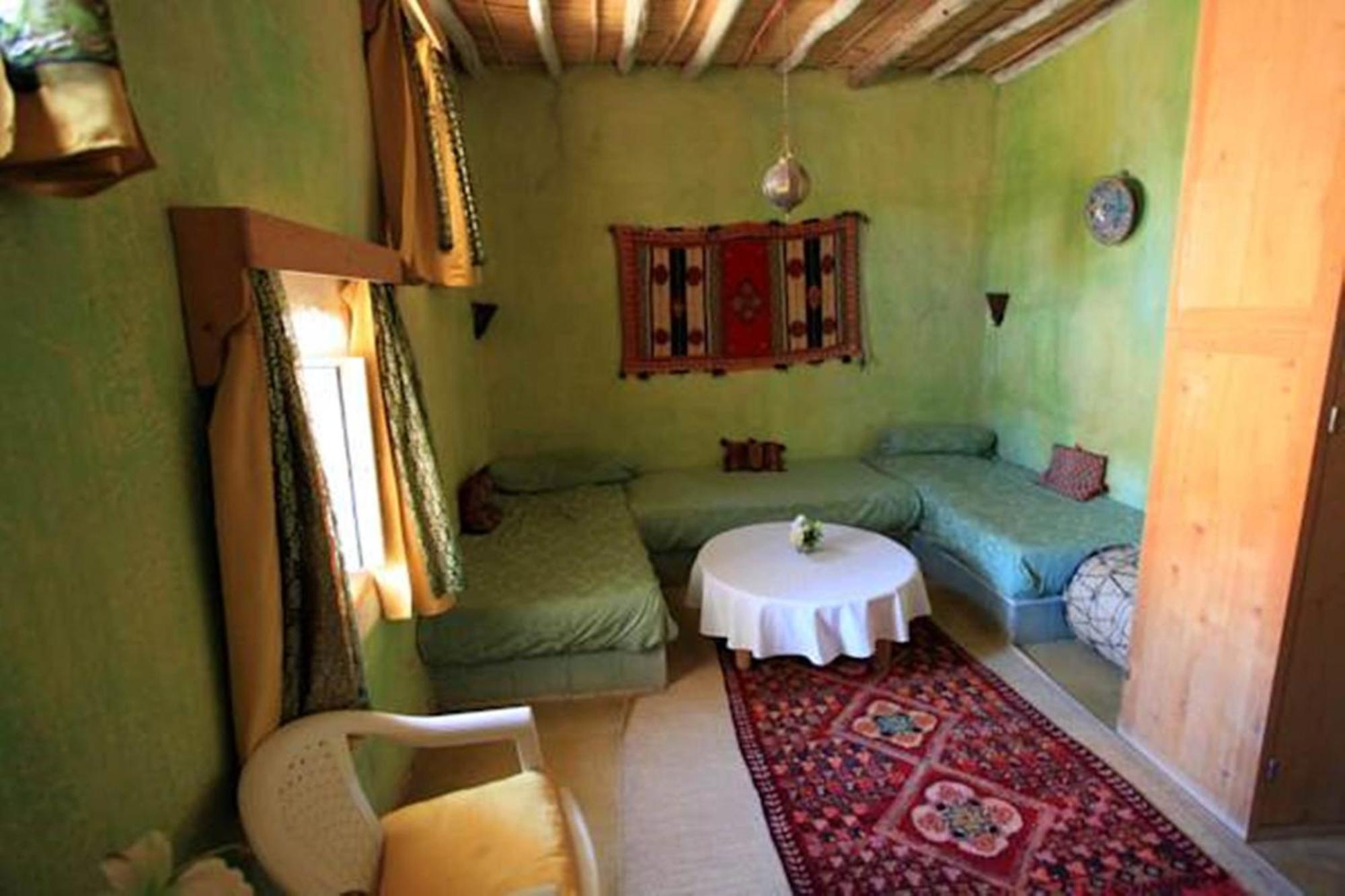 Auberge Chez Julia เมอร์ซูกา ภายนอก รูปภาพ
