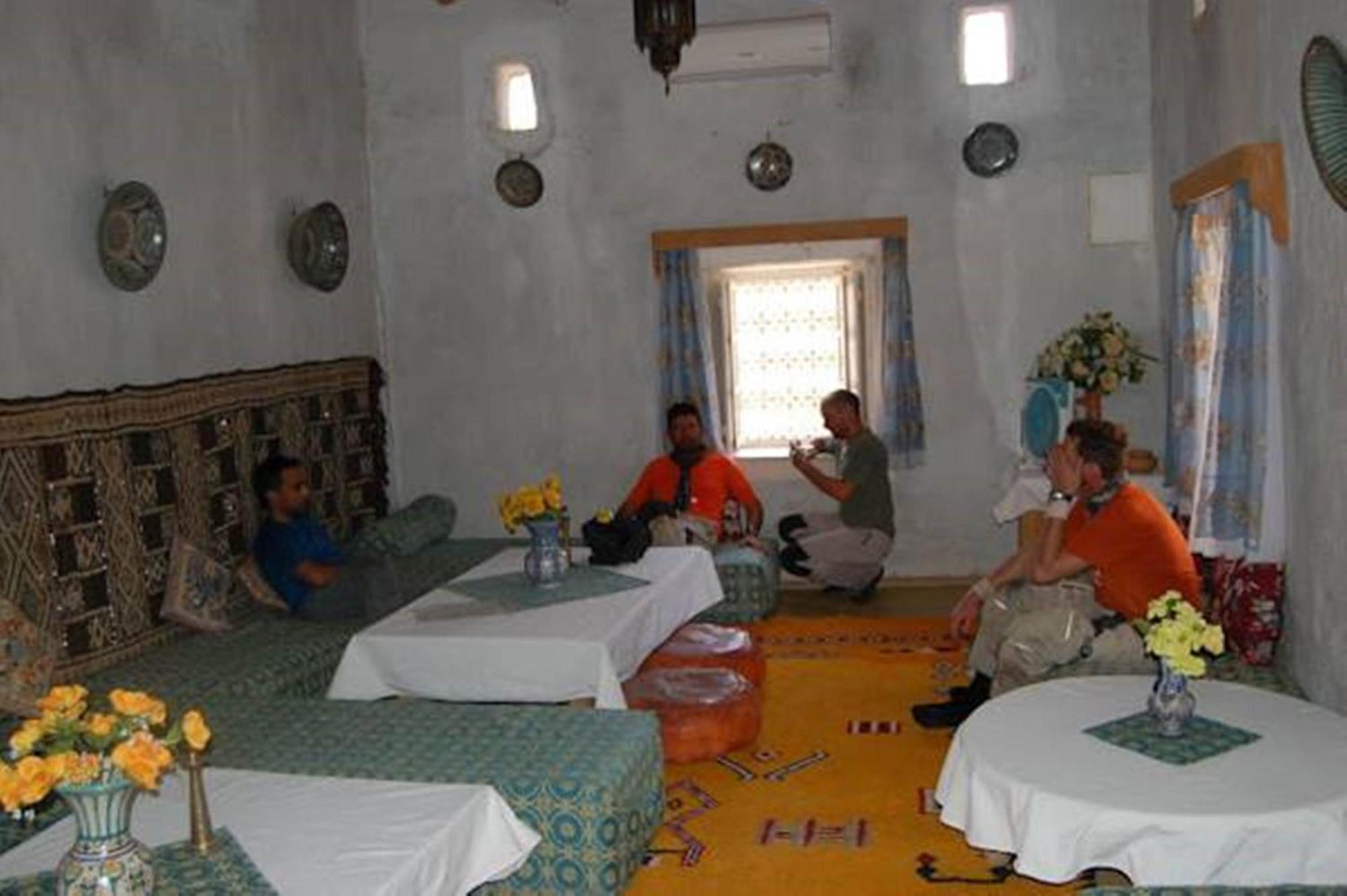 Auberge Chez Julia เมอร์ซูกา ภายนอก รูปภาพ