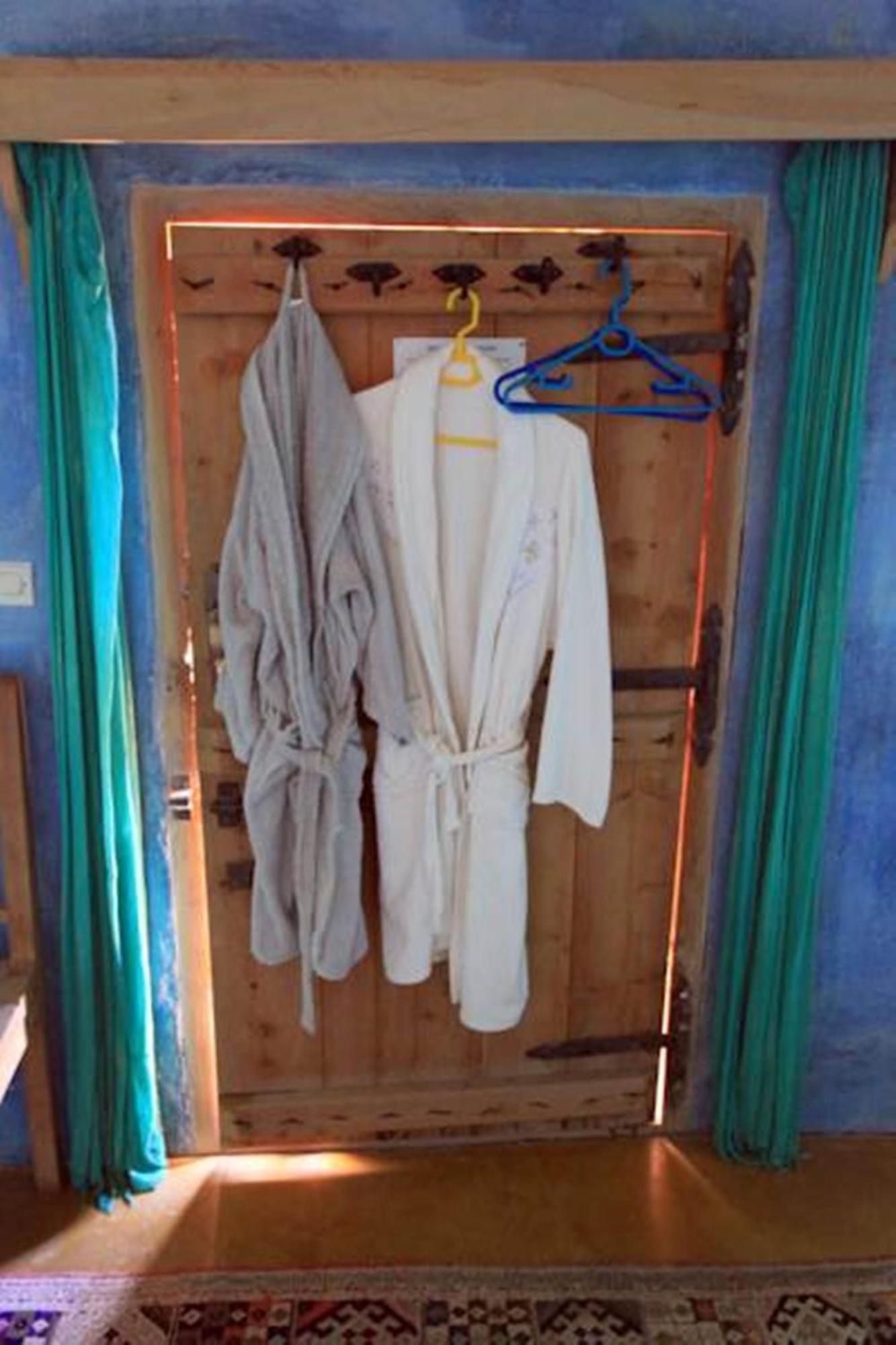 Auberge Chez Julia เมอร์ซูกา ภายนอก รูปภาพ