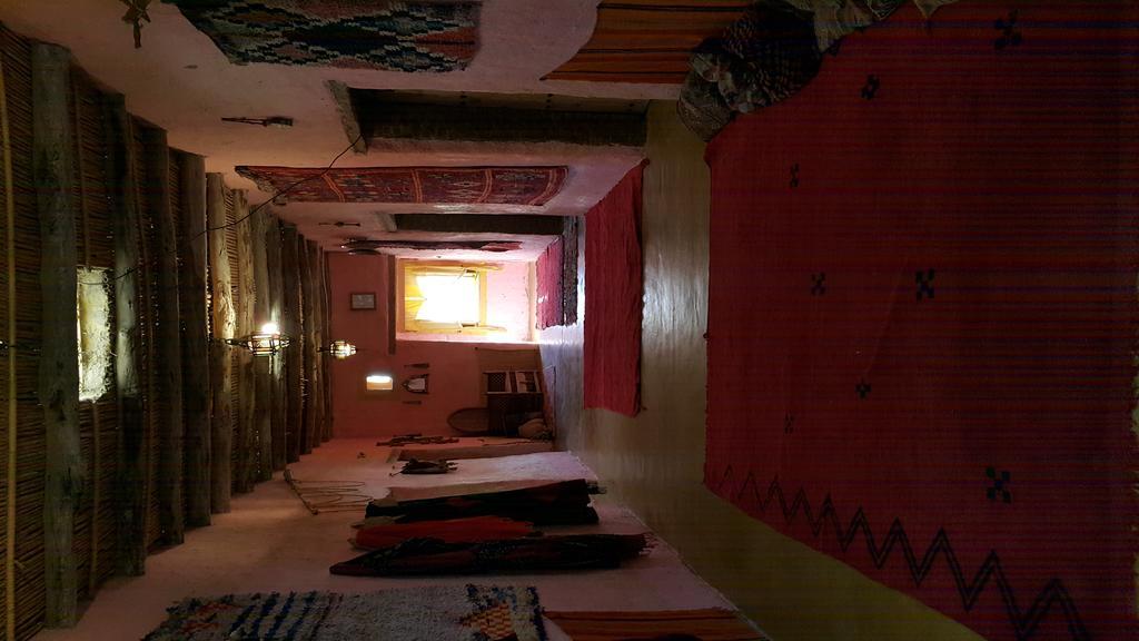 Auberge Chez Julia เมอร์ซูกา ภายนอก รูปภาพ
