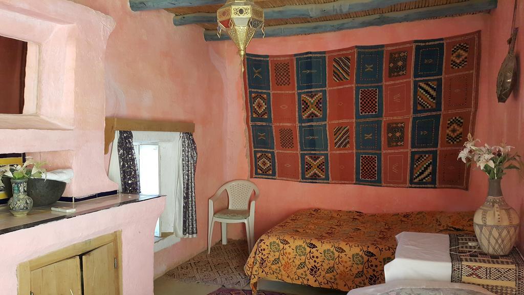 Auberge Chez Julia เมอร์ซูกา ภายนอก รูปภาพ