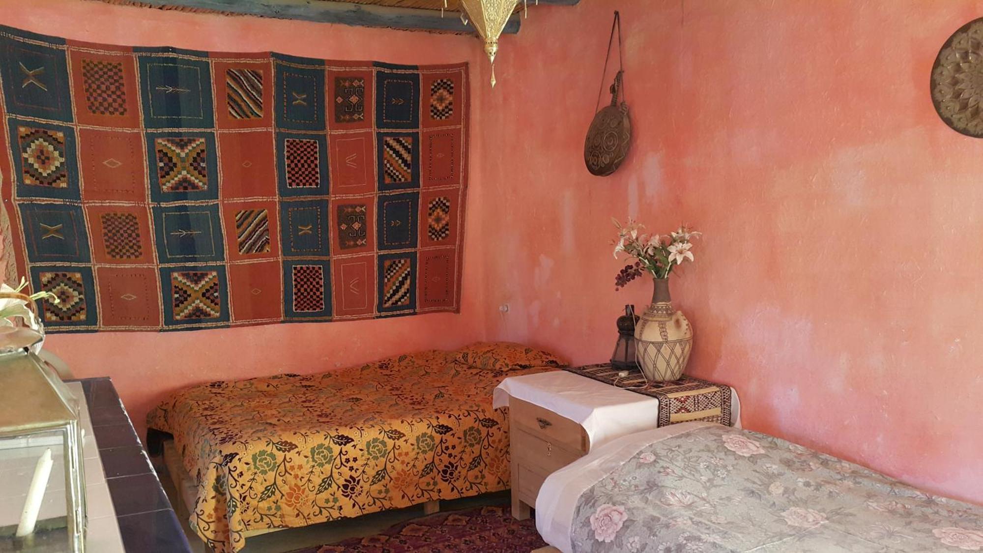 Auberge Chez Julia เมอร์ซูกา ภายนอก รูปภาพ
