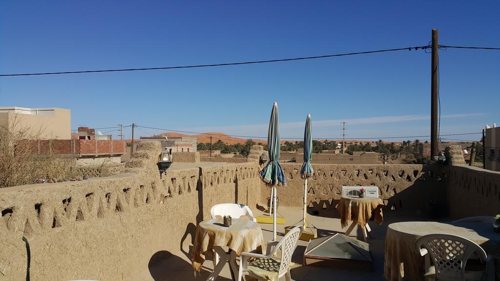 Auberge Chez Julia เมอร์ซูกา ภายนอก รูปภาพ