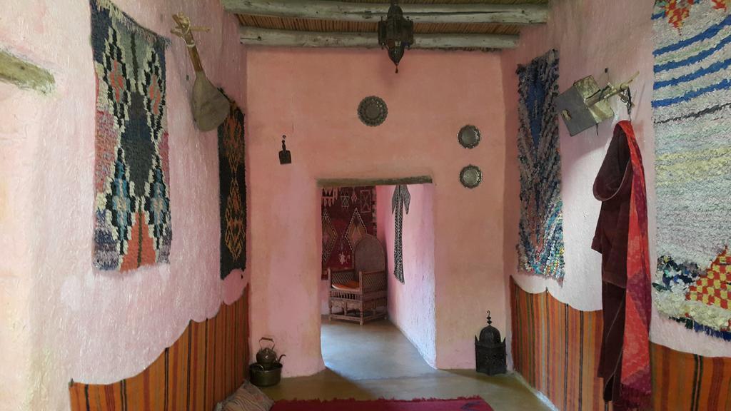 Auberge Chez Julia เมอร์ซูกา ภายนอก รูปภาพ