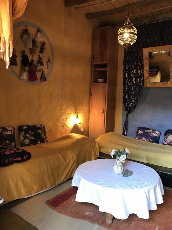 Auberge Chez Julia เมอร์ซูกา ภายนอก รูปภาพ