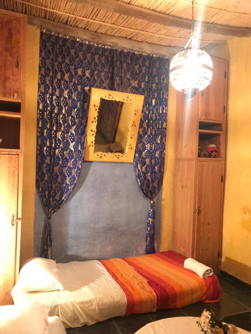 Auberge Chez Julia เมอร์ซูกา ภายนอก รูปภาพ